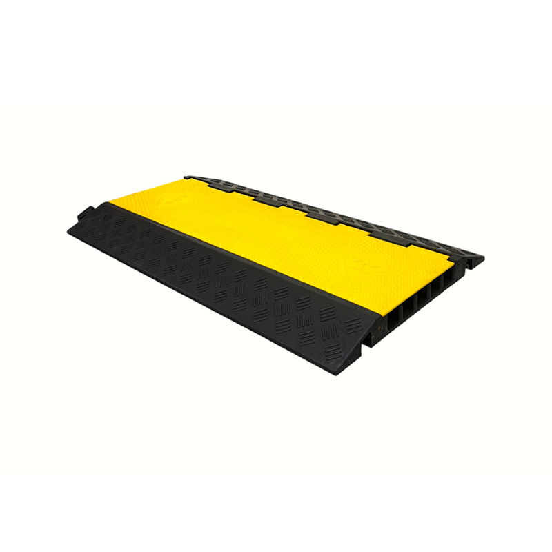 Gumová základňa s vysokou nosnosťou Pvc Flip Cover 5-kanálový chránič kábla pre veľké zaťaženie